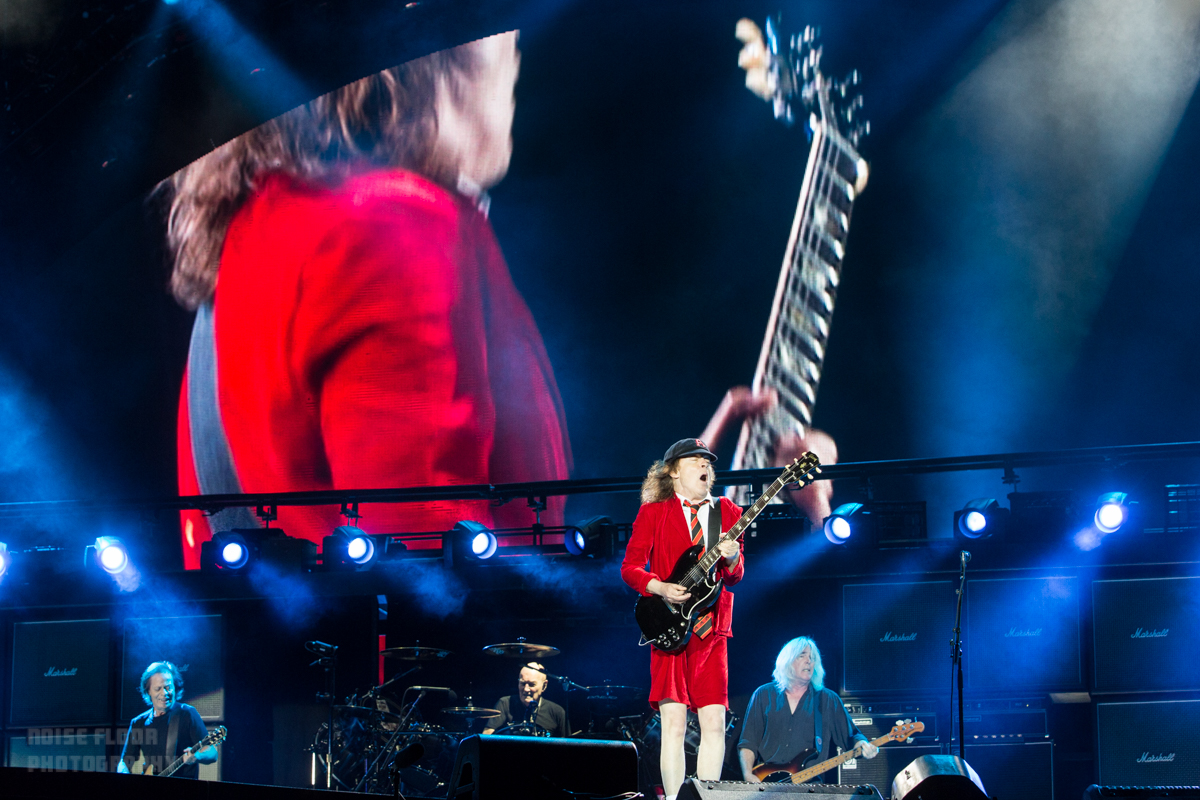acdc-18
